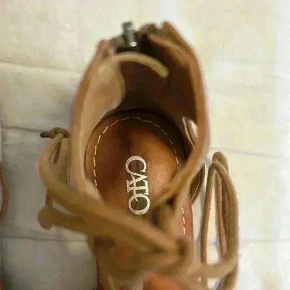 Fringe Sandals - Picture 3 of 7